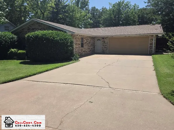 2120 Violet Ln, Liberal, KS 67901