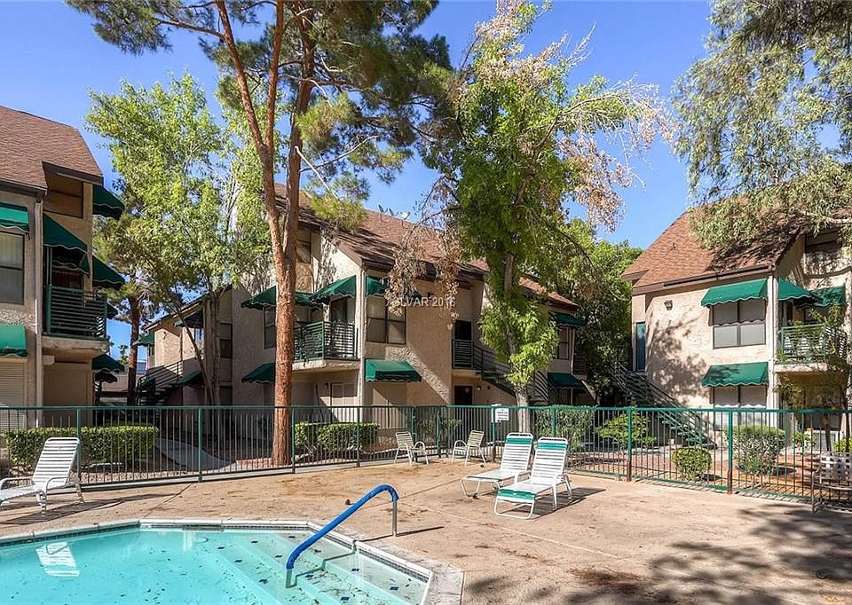 1st image of 520 Elm Dr Unit 204