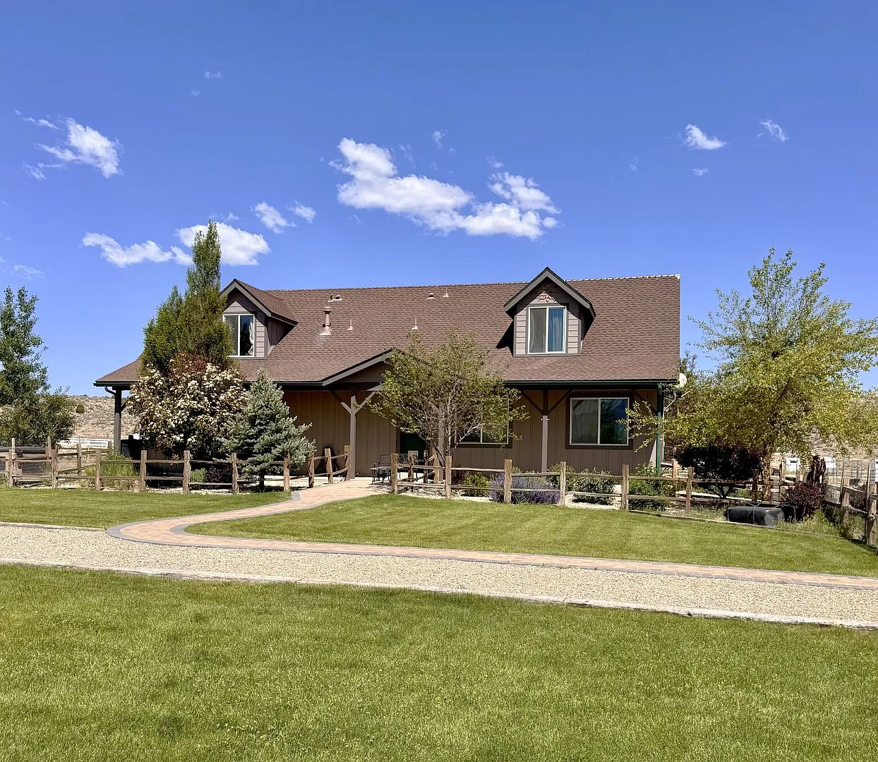 Home For Rent on 5 acres in Minden — Photo 1