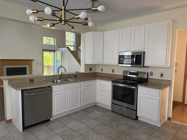 9339 Prestwick Green Dr — Photo 3