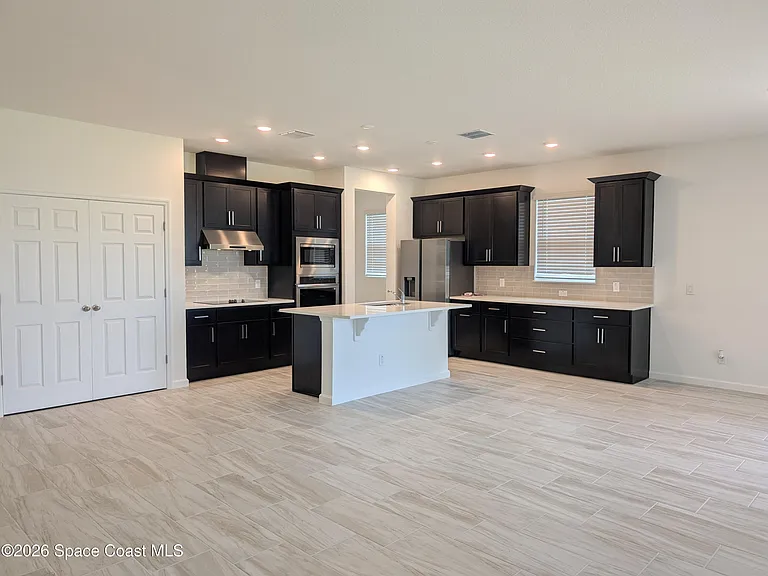 938 Soleway Ave NW — Photo 3