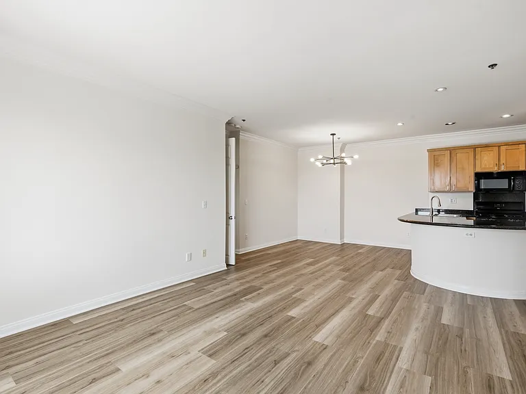 830 N Alfred St #202 — Photo 8
