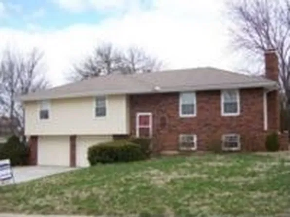 731 NW 6th St, Blue Springs, MO 64014