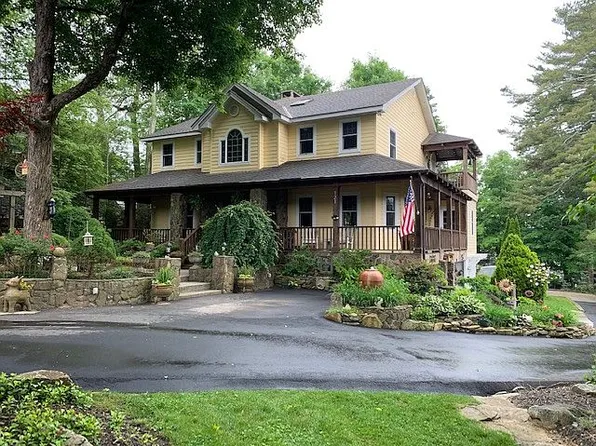 121 Morris Ln, Blowing Rock, NC 28605