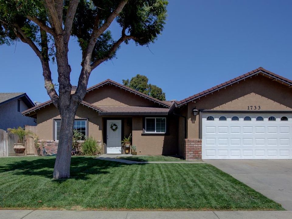 2nd image of 1733 Truckee Way