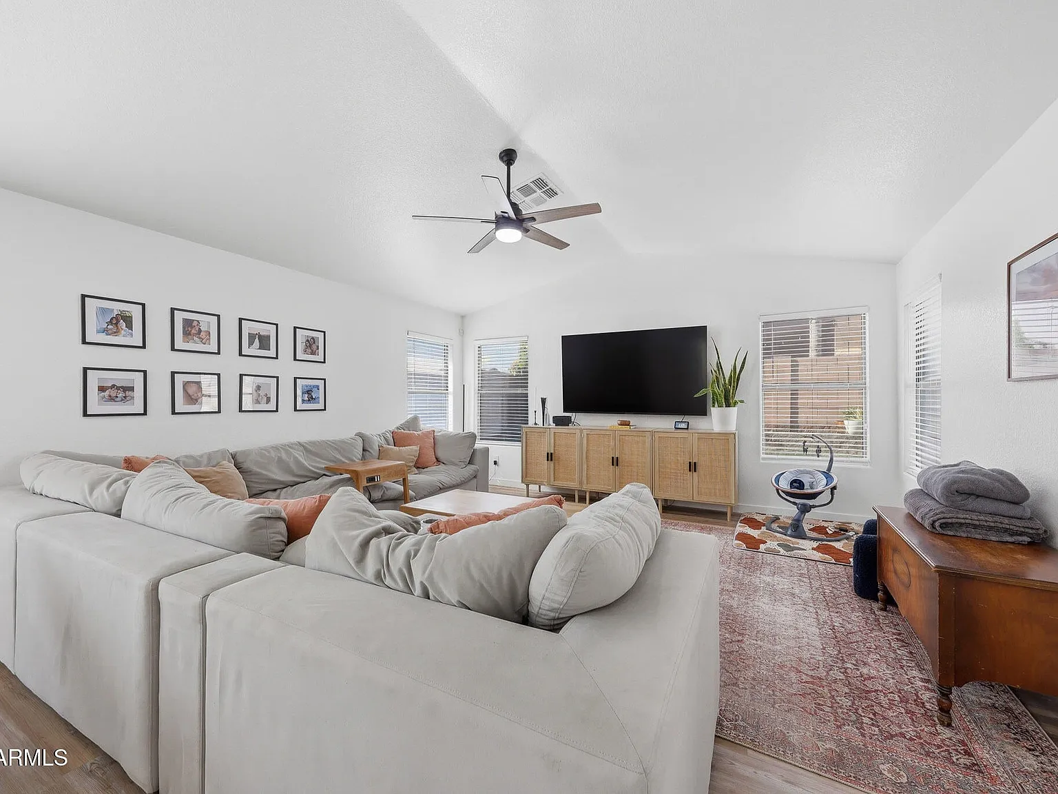 4 bed, 2286 sqft, $2,800 — Photo 3