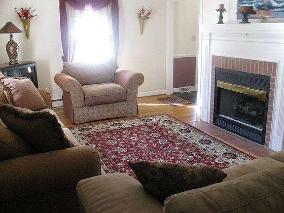 Living Room with Gas Fireplace