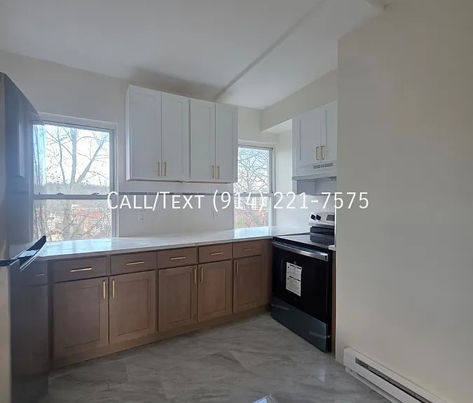 26 Vineyard Ave #2 — Photo 1