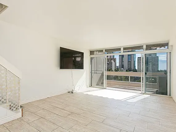 500 University Ave #710-9 — Photo 2