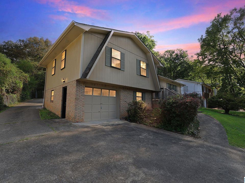 1st image of 2925 Wood Dr NE