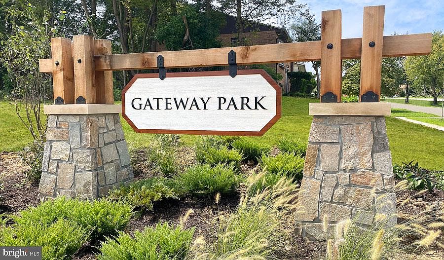 2nd image of 1115 Gateway Park Ct