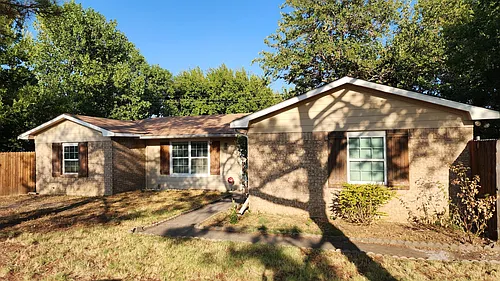 808 Howell Dr Photo 1