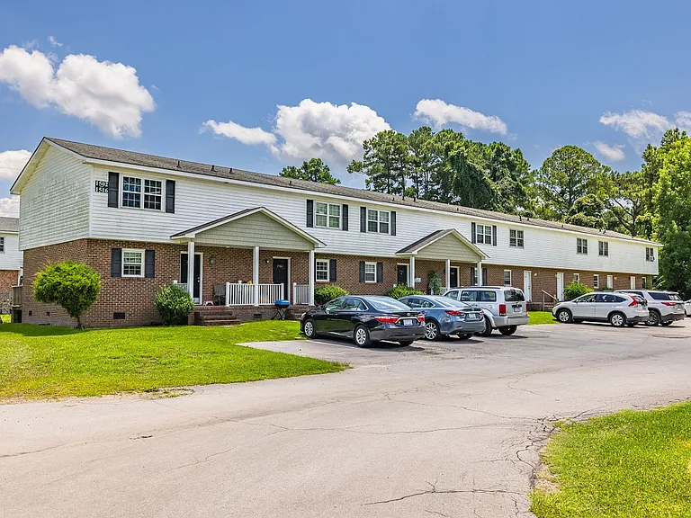 Cooper's Landing Apartments — Photo 17