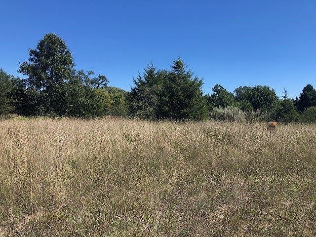 2nd image of Hewitt Rd