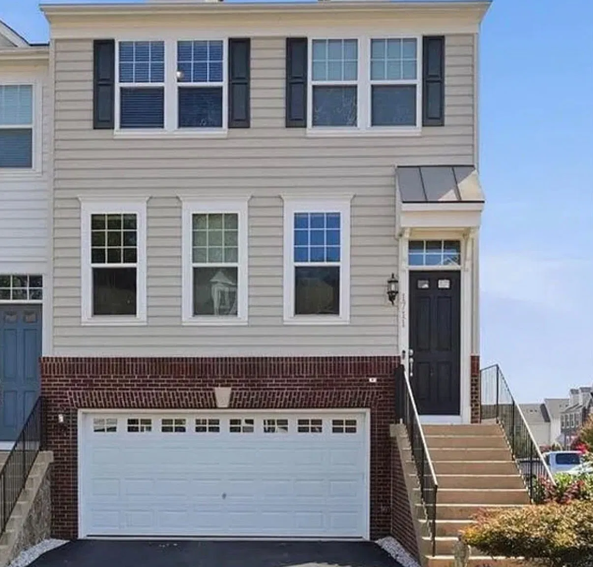 3 bed, 3.5 bath, 2540 sqft, $2,950 — Photo 1