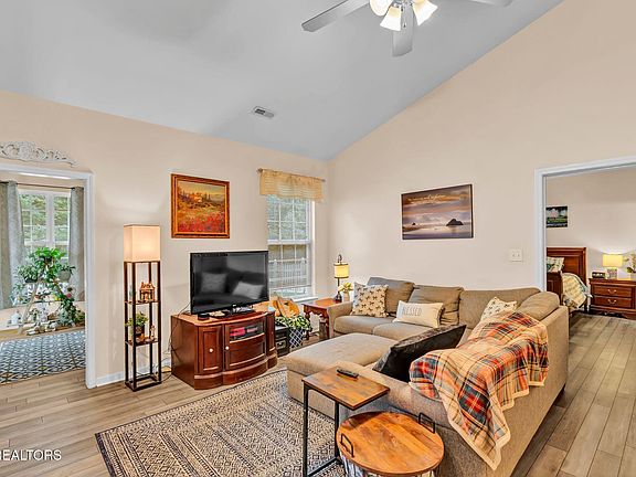 2nd image of 7215 Oakfield Ln #A