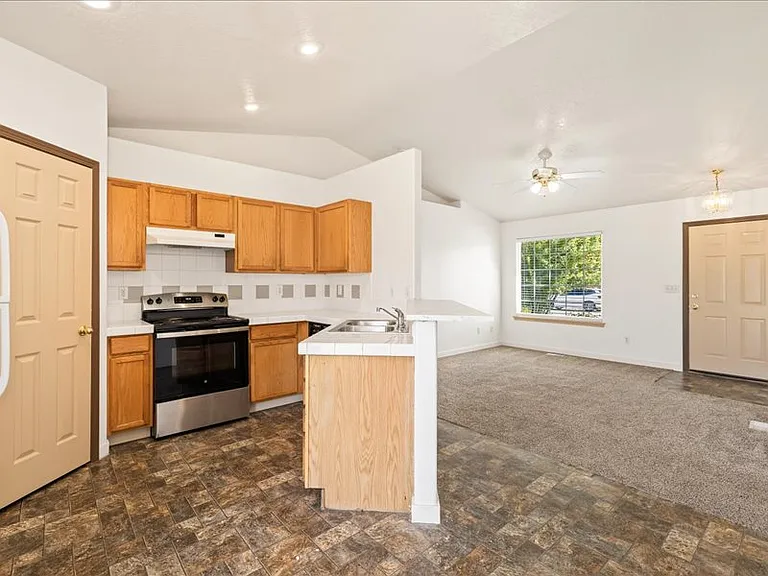 5610 Hawk Ave — Photo 6
