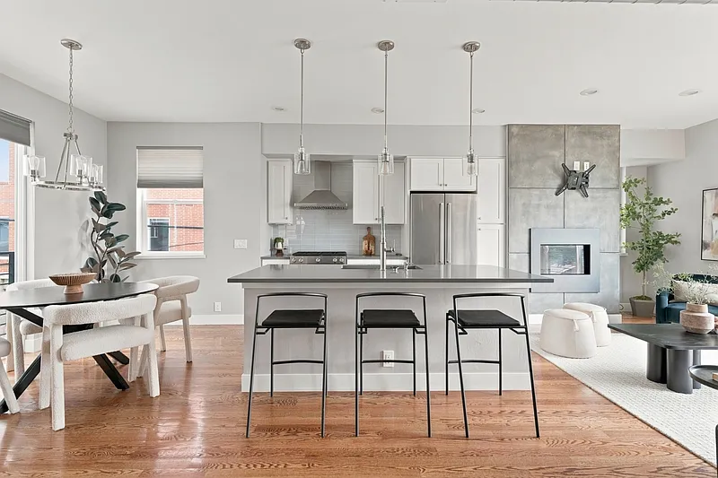 2 bed, 3.0 bath, 1346 sqft, $3,300 — Photo 3