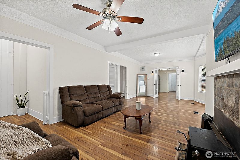 5th image of 5419 S Oakes Street