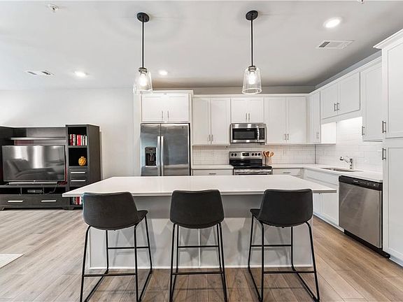 5th image of 2030 Main St NW #207