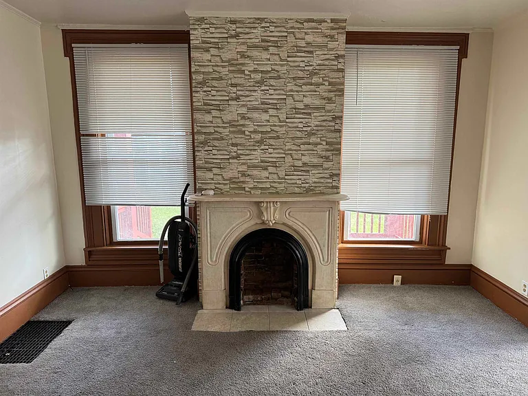 810 Milton Ave — Photo 3