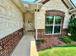 300 Hawk Ave #B2, Red Oak, TX 75154