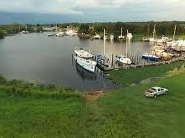 1106 River Run
