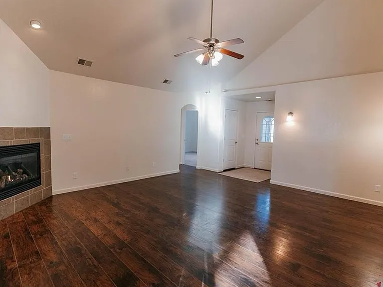 1335 Fivemile Creek Ave — Photo 4