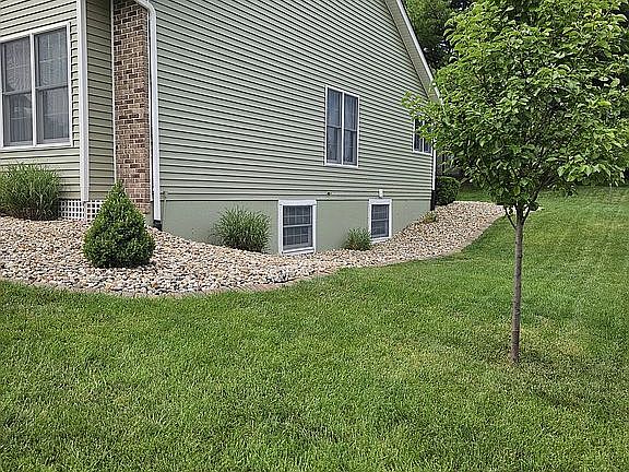 2nd image of 18 Fox Hill Dr