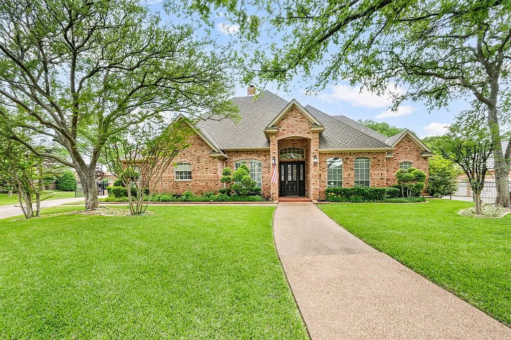 4 bed, 4506 sqft, $6,200 — Photo 3