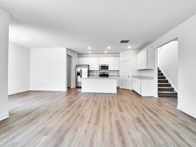 404 W Monroe St — Photo 8