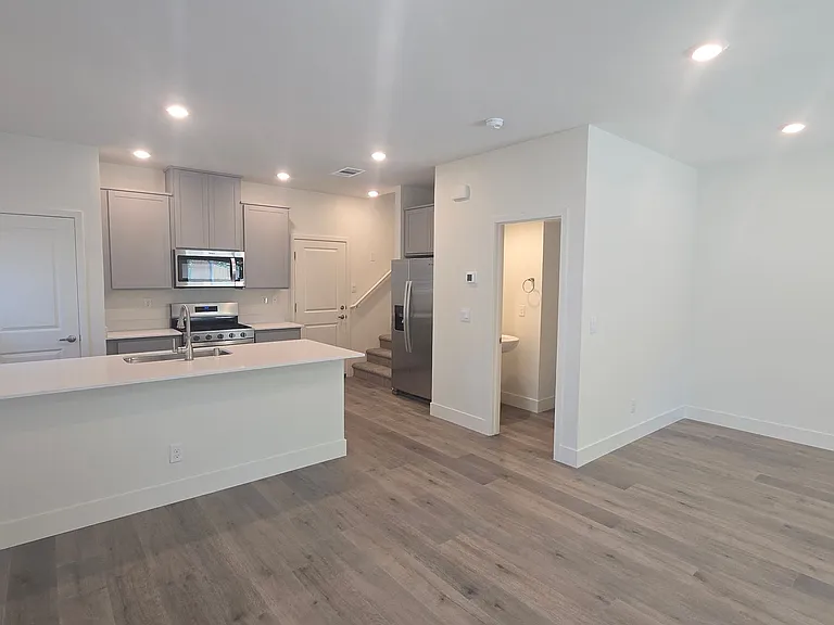 5854 Altitude St — Photo 3