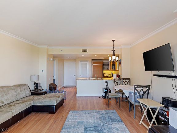 4th image of 322 Karen Ave Unit 806