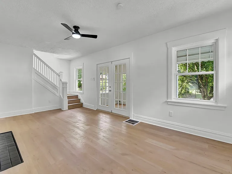 1584 Hampton Rd — Photo 27