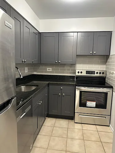 3825-412-3825-41 N Pine Grove Ave #412 Photo 1 3825-412-3825-41 N Pine Grove Ave #412 Photo 1