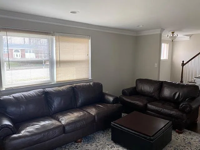 5520 Southampton Dr — Photo 3