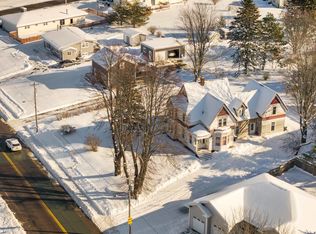 251 Victoria St E, Amherst, NS B4H1Z1