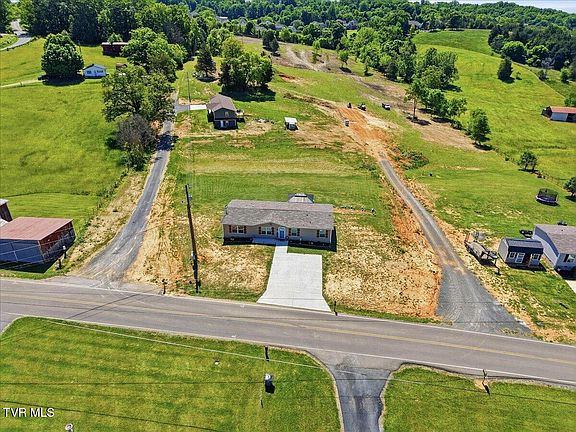 5th image of 1273 Greenbriar Rd