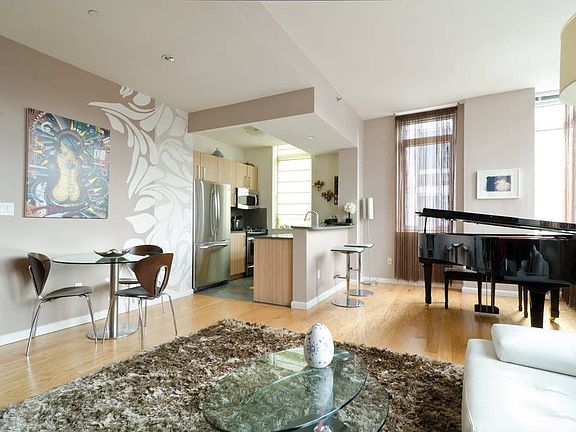 5th image of 229 W 60th St APT 14E