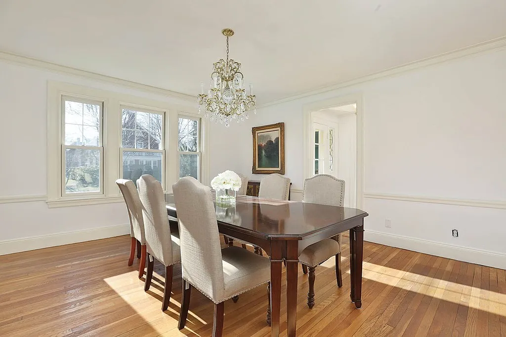 5 bed, 3.0 bath, 2590 sqft, $7,500 — Photo 4