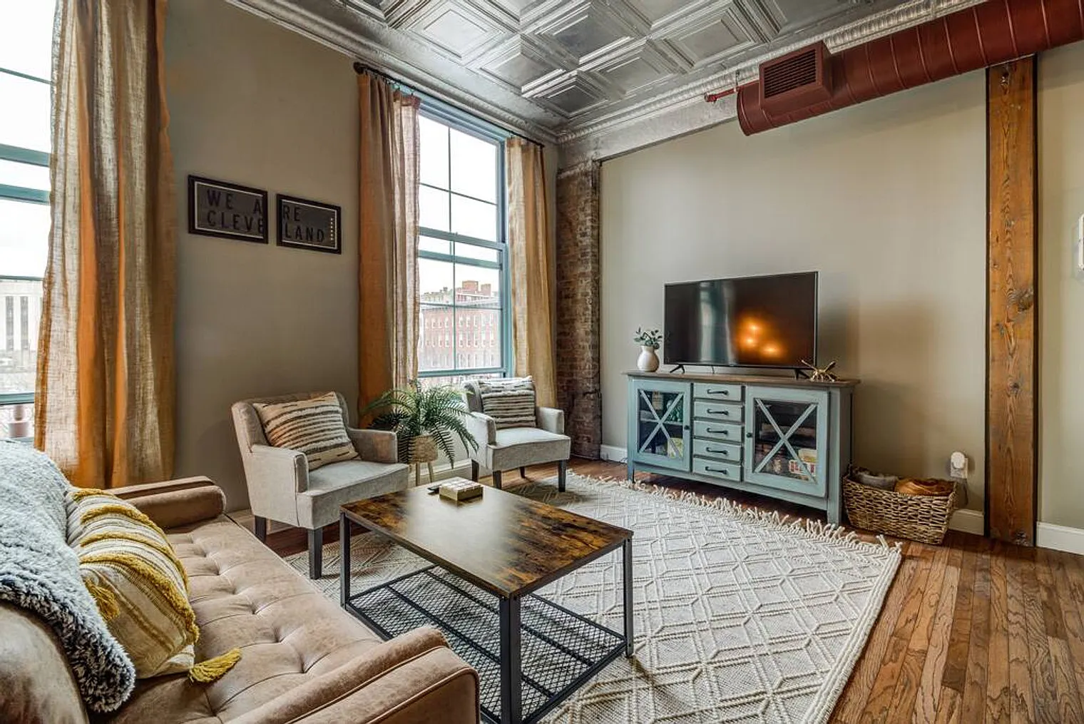 1 bed, 1.0 bath, 796 sqft, $2,135 — Photo 1