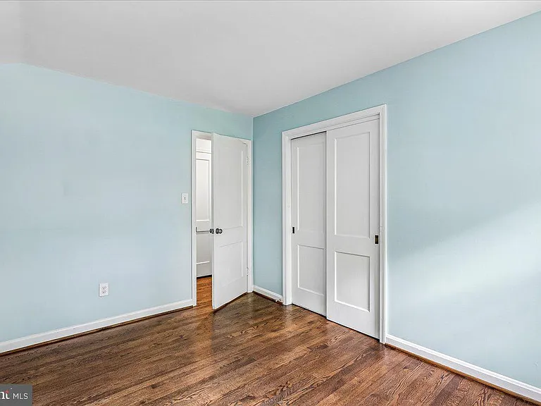 8109 Bainbridge Rd — Photo 17