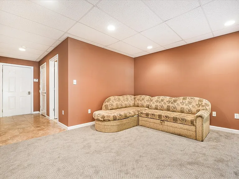 58 Alexander Ct — Photo 41