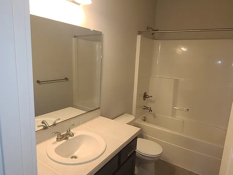 384 S 8th St — Photo 9