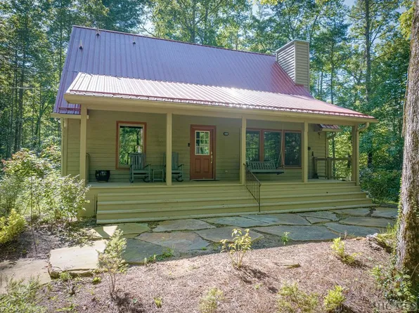 502 Spring Valley Road, Cashiers, NC 28717