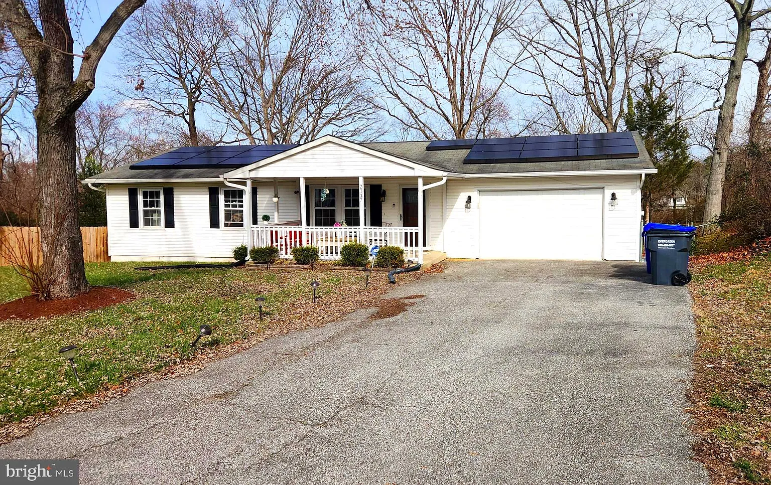 2137 Boxwood Cir photo 1