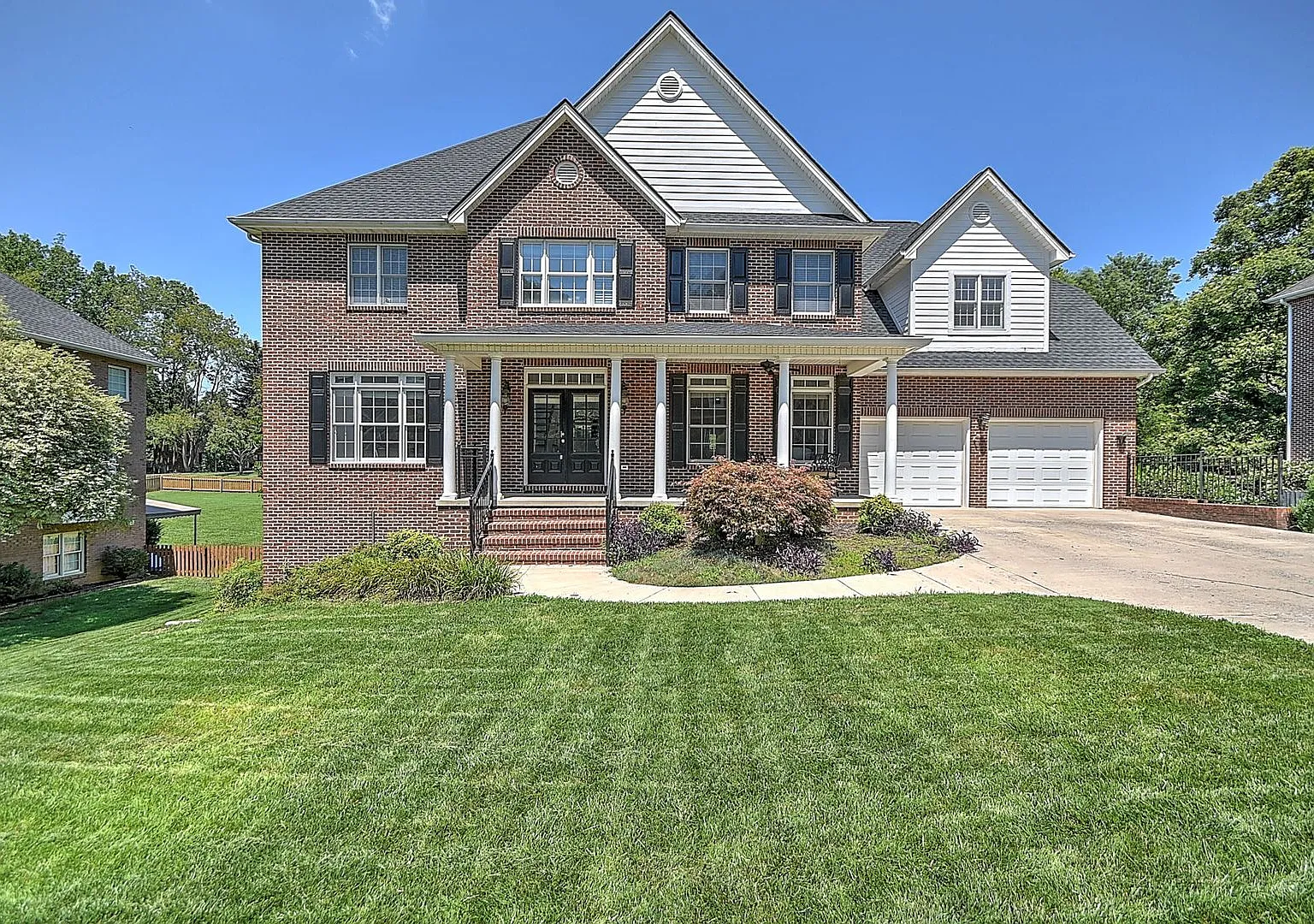 Spacious 5-Bedroom, 5-Bath Home for Rent in Shadowwood — Photo 1