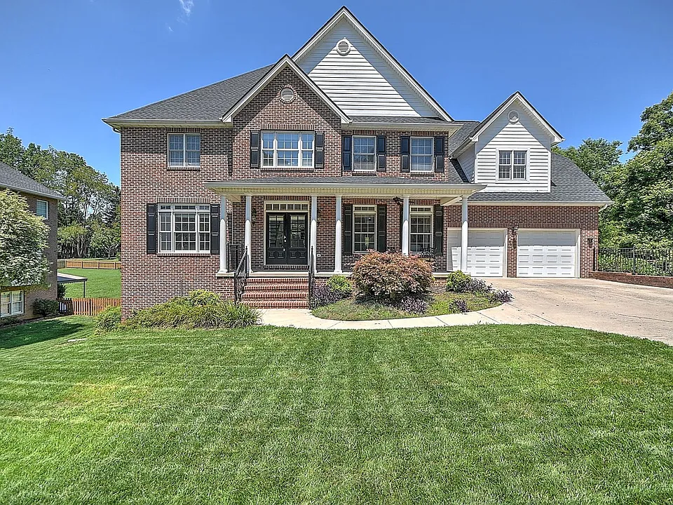 9 Wayland Ct