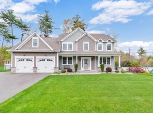 36 Pondview Dr, East Longmeadow, MA 01028