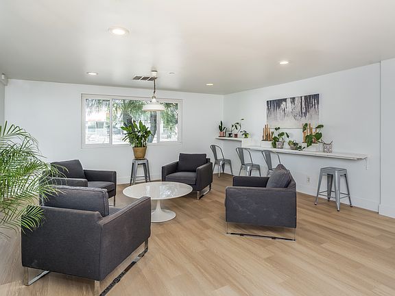 3rd image of 1830 W Commonwealth Ave #1840-134